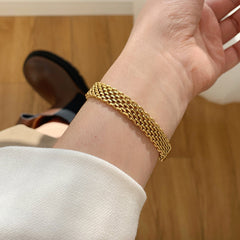 Luxe Interlock Amber Brilliance