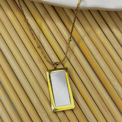 Chic Rectangular Pendant Design