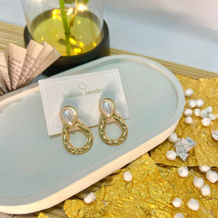 Pearl Oval Dangle Earrings