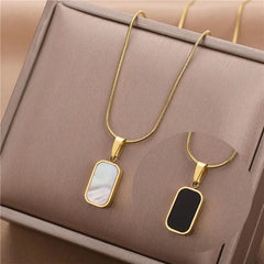 Majestic double sided pendent