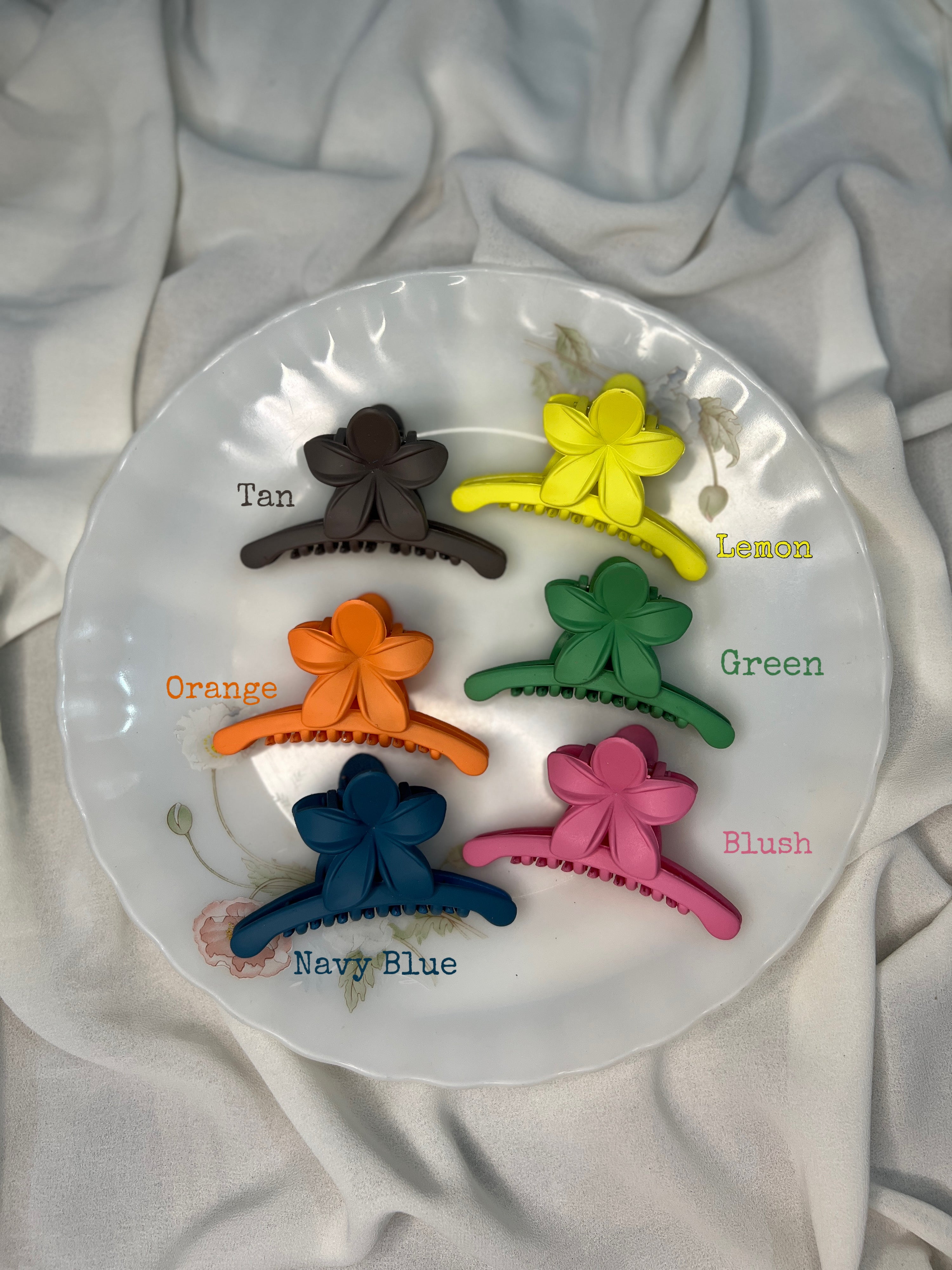 Vibrant Petal Medium Clips