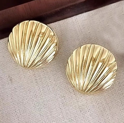 Golden Majestic Shell Earrings