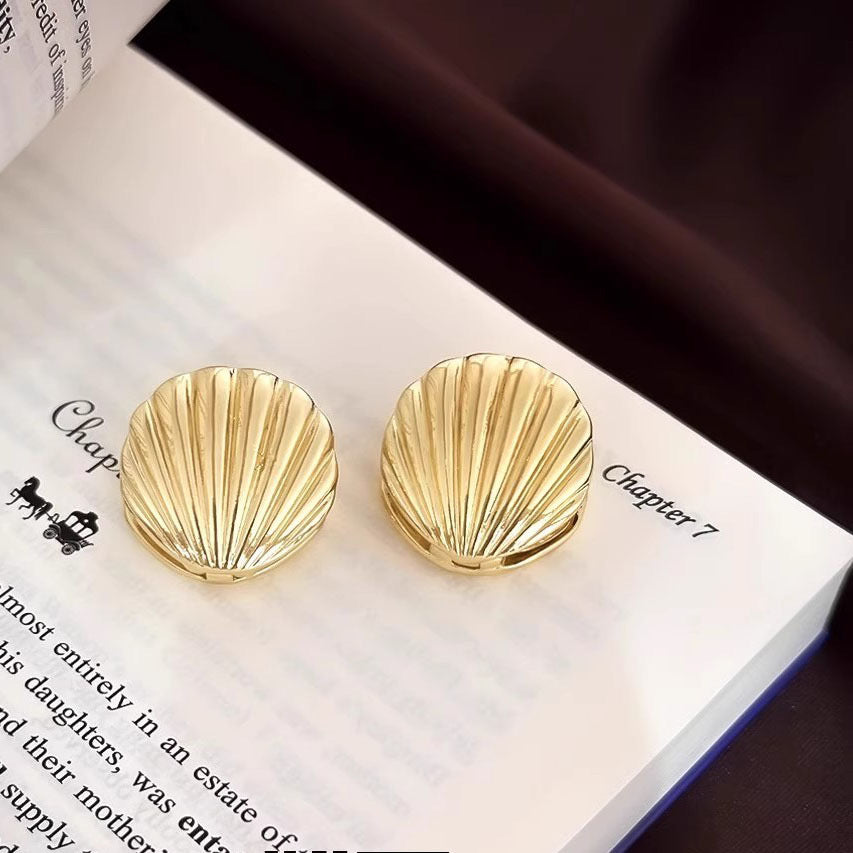 Golden Majestic Shell Earrings