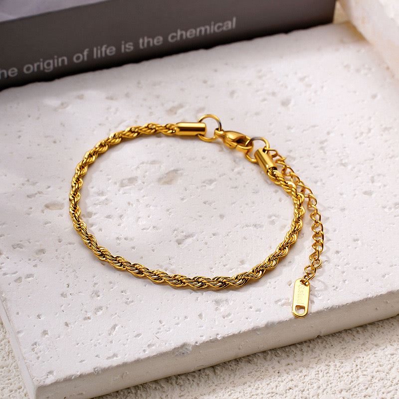 Lavish Twist Bracelet Jewel