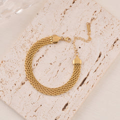 Luxe Interlock Amber Brilliance