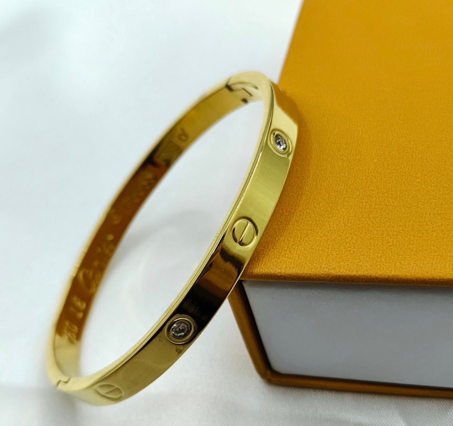 Cartier timeless Handcuffs