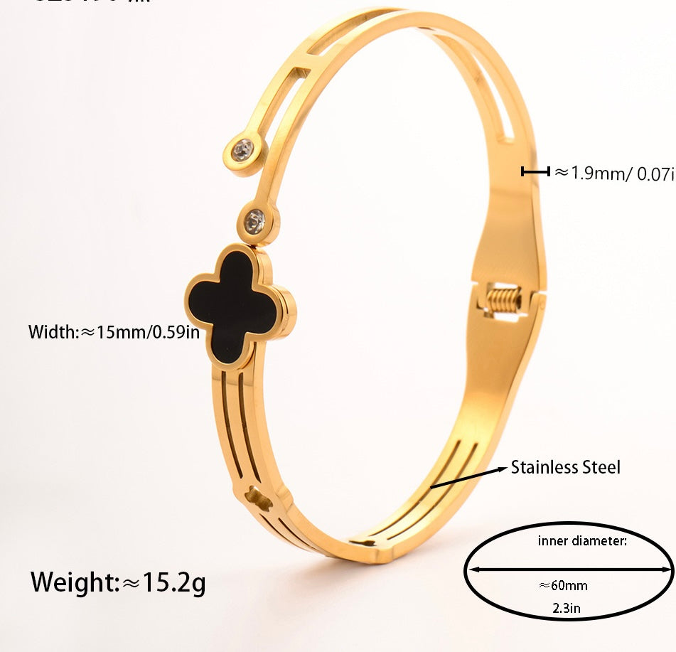 Regal Central Clover Bracelet