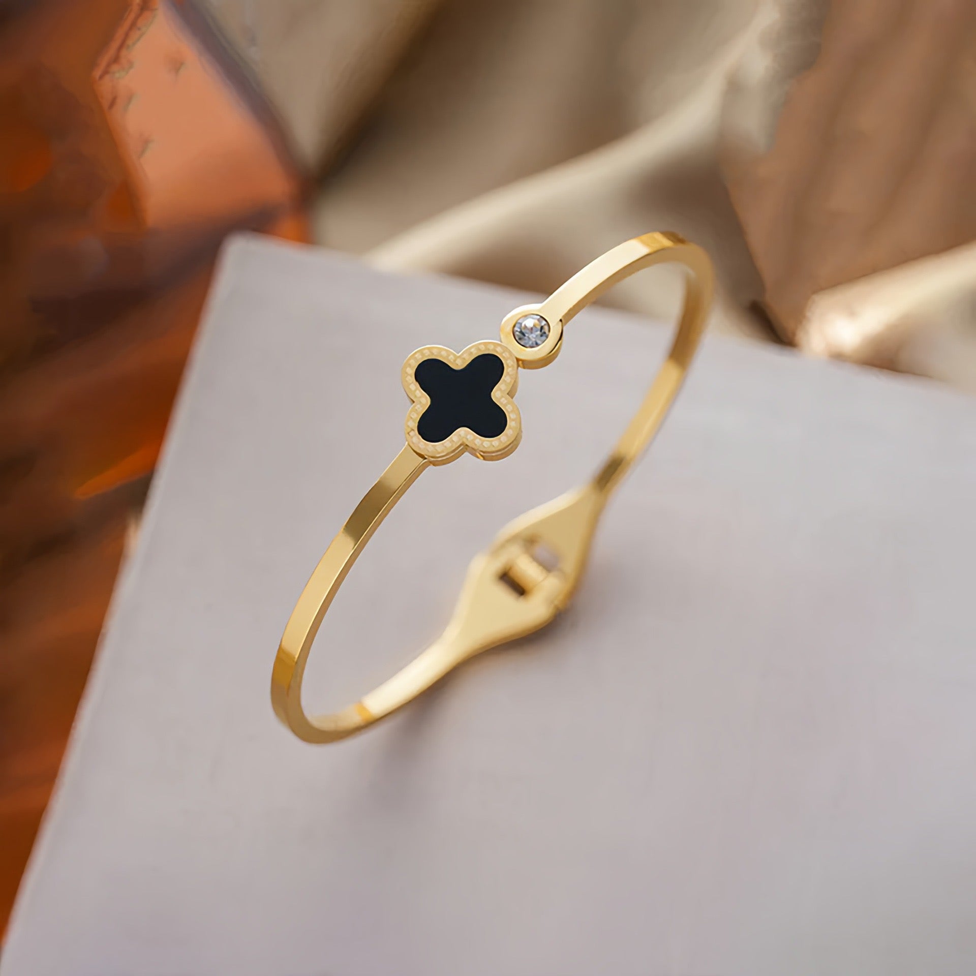 Black Lavish Clover stone Cuff