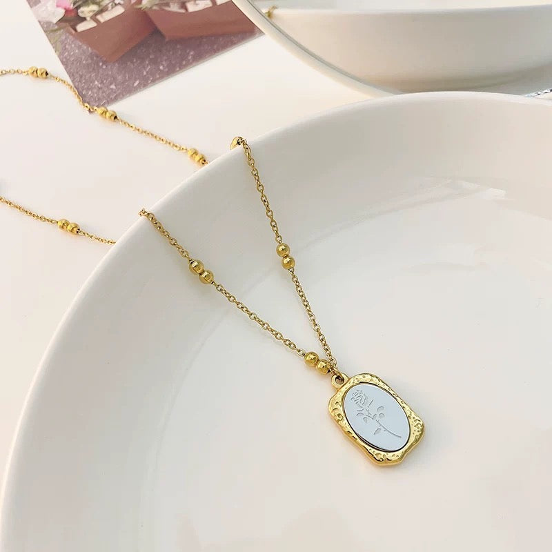 Vintage Rose Medallion