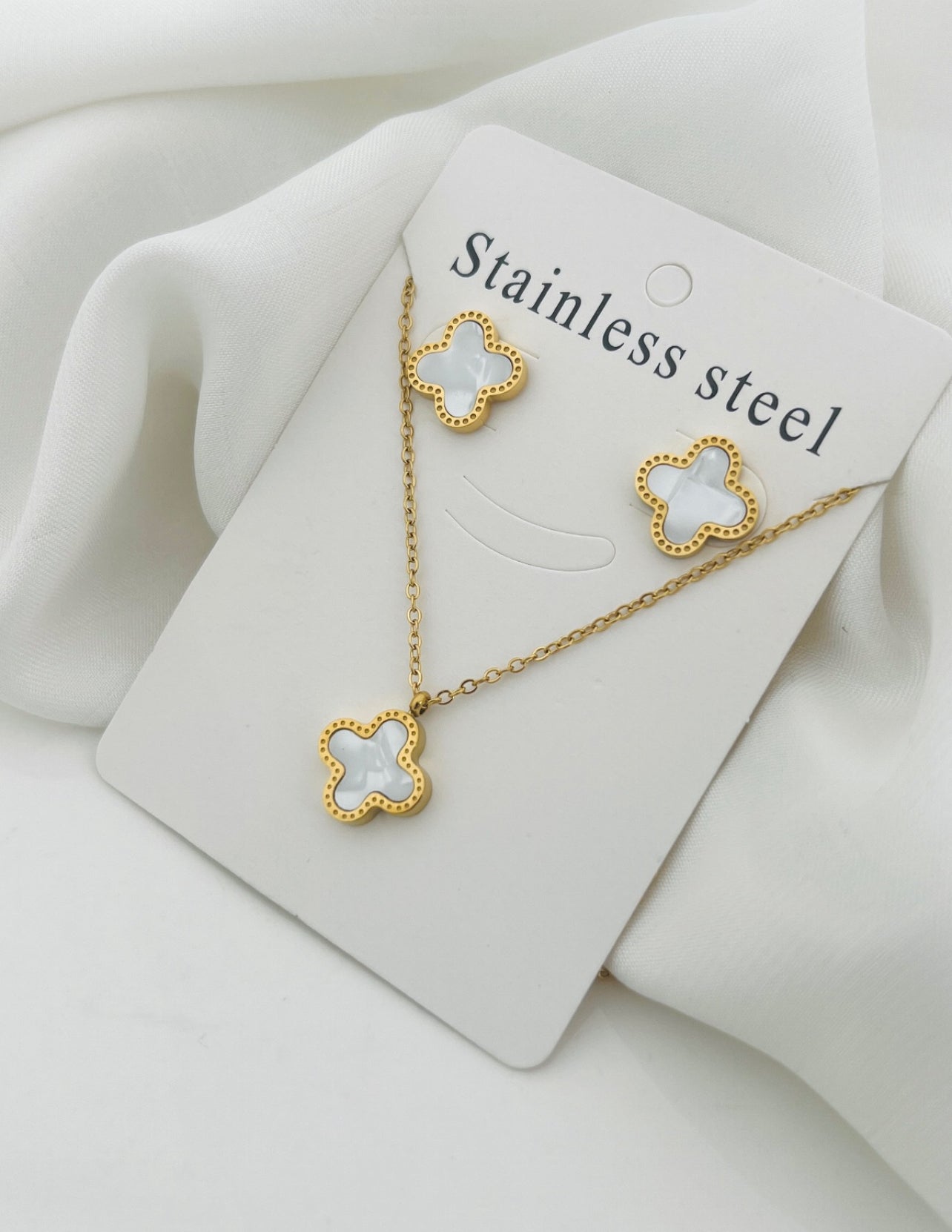 White Clover Deal(Necklace + Handcuff+bracelet+Earings