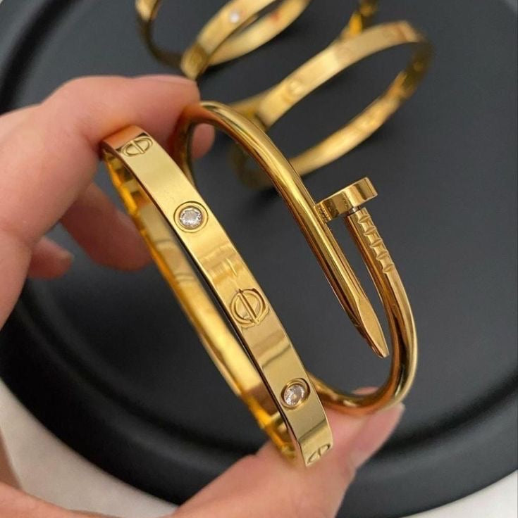 Cartier timeless Handcuffs
