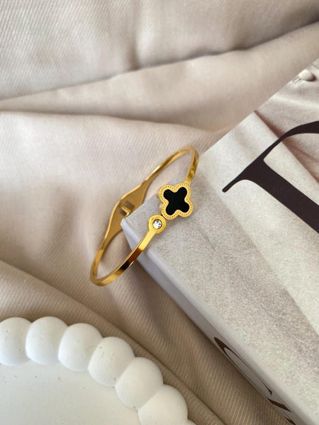 Black Lavish Clover stone Cuff