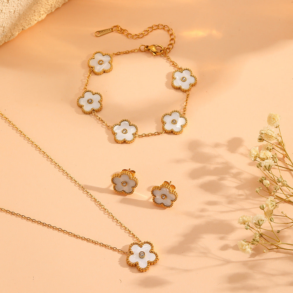 Luxe White Floral Bracelet