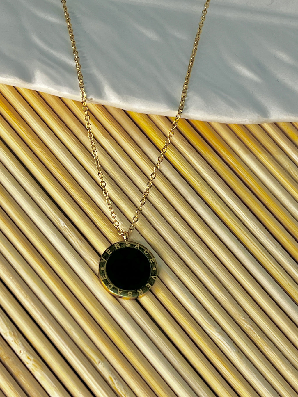 Elegant Onyx Round Pendant