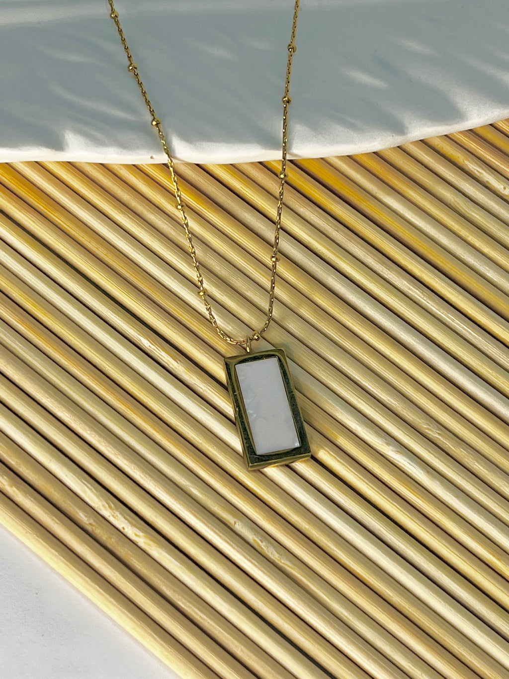 Chic Rectangular Pendant Design