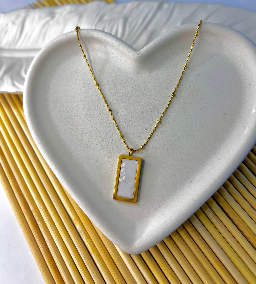 Chic Rectangular Pendant Design