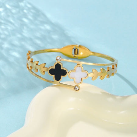 Dazzling Clover Accent Piece