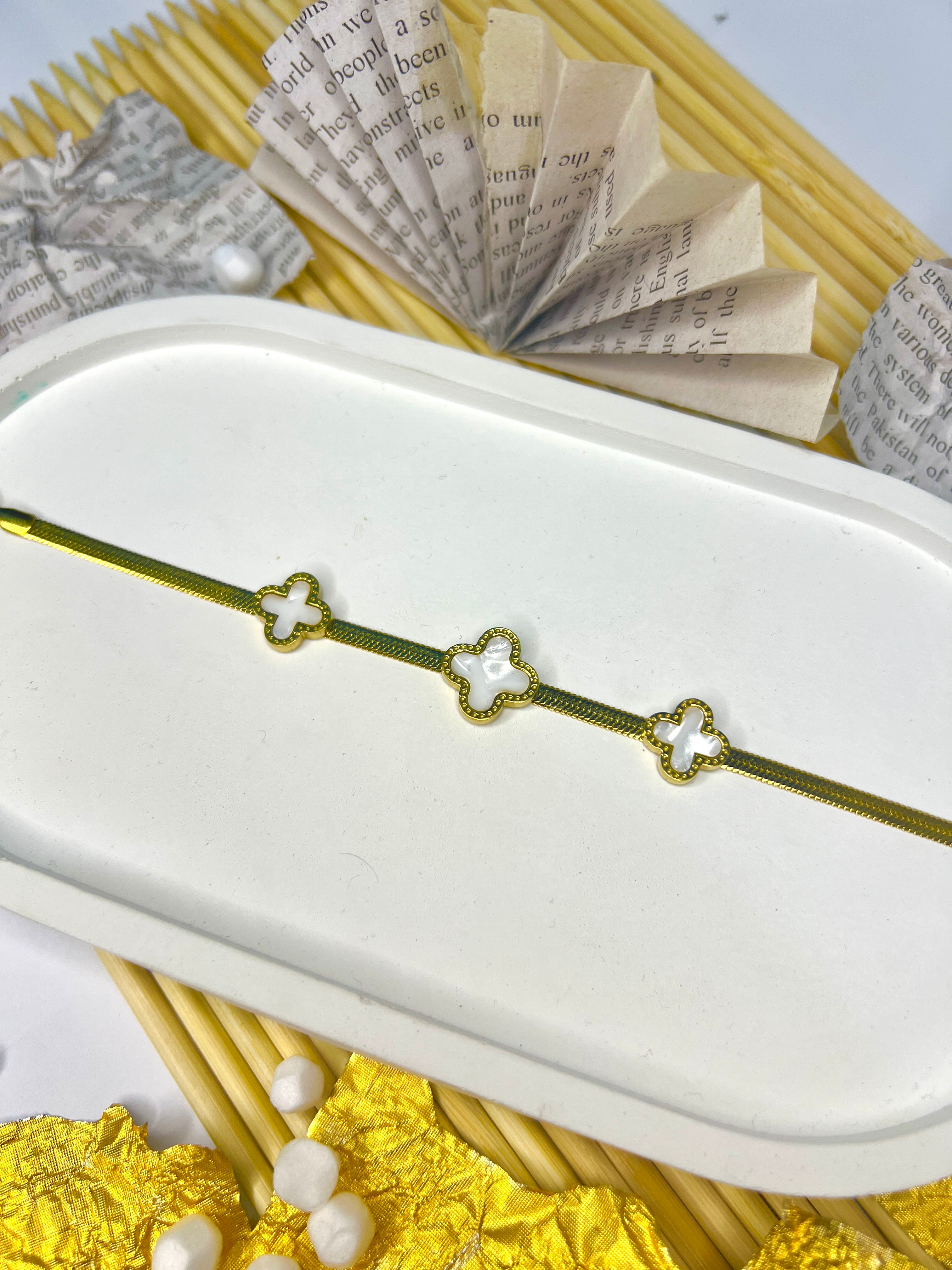 White Luminous Clover Aureate Whisper