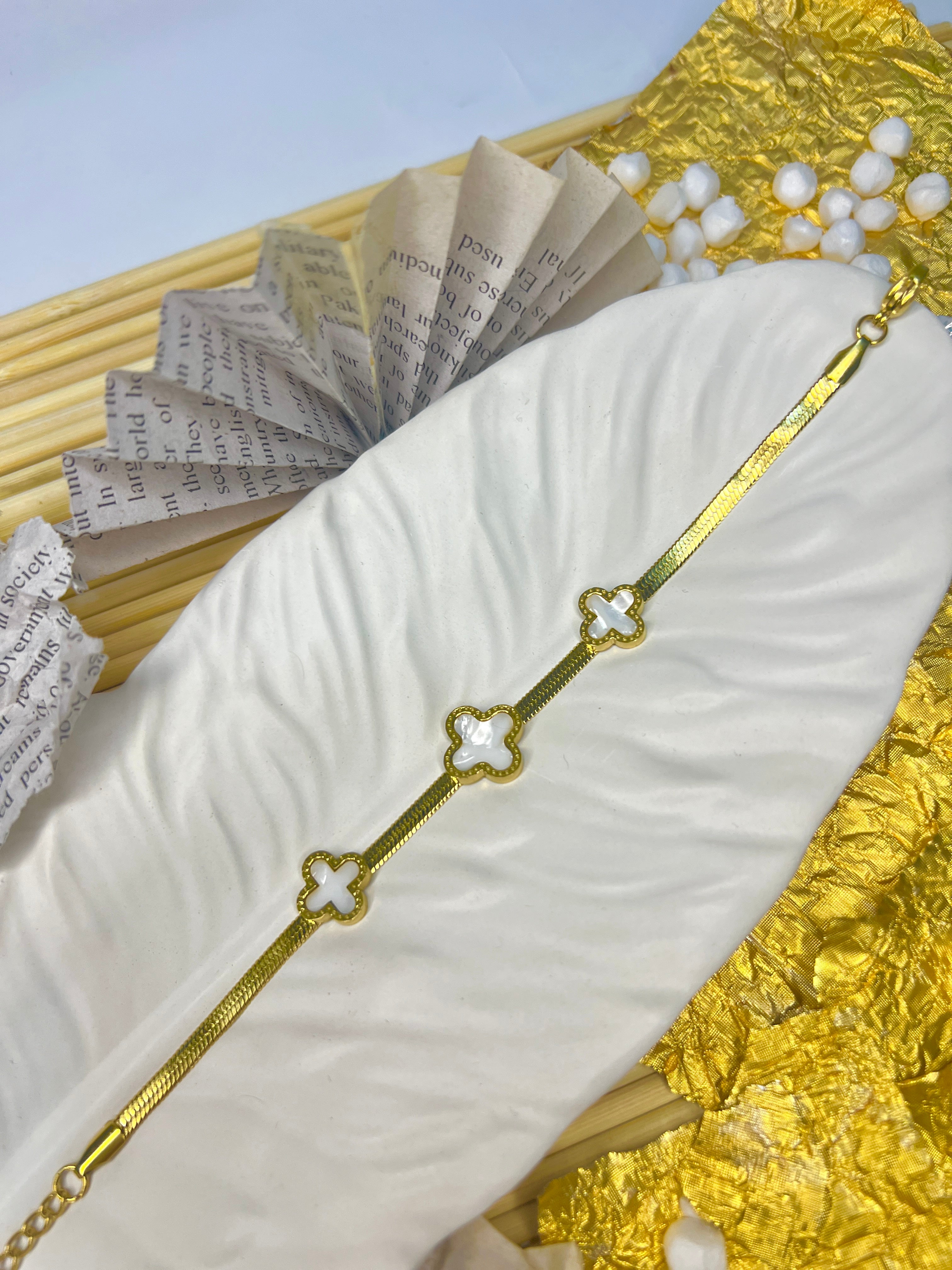 White Luminous Clover Aureate Whisper