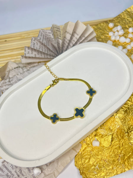 Black Luminous Clover Aureate Whisper