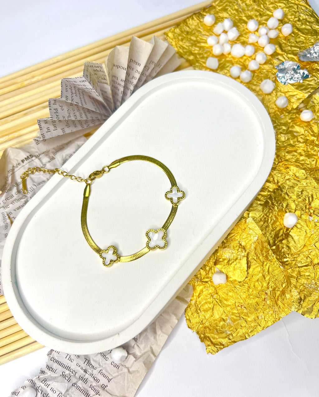 White Luminous Clover Aureate Whisper