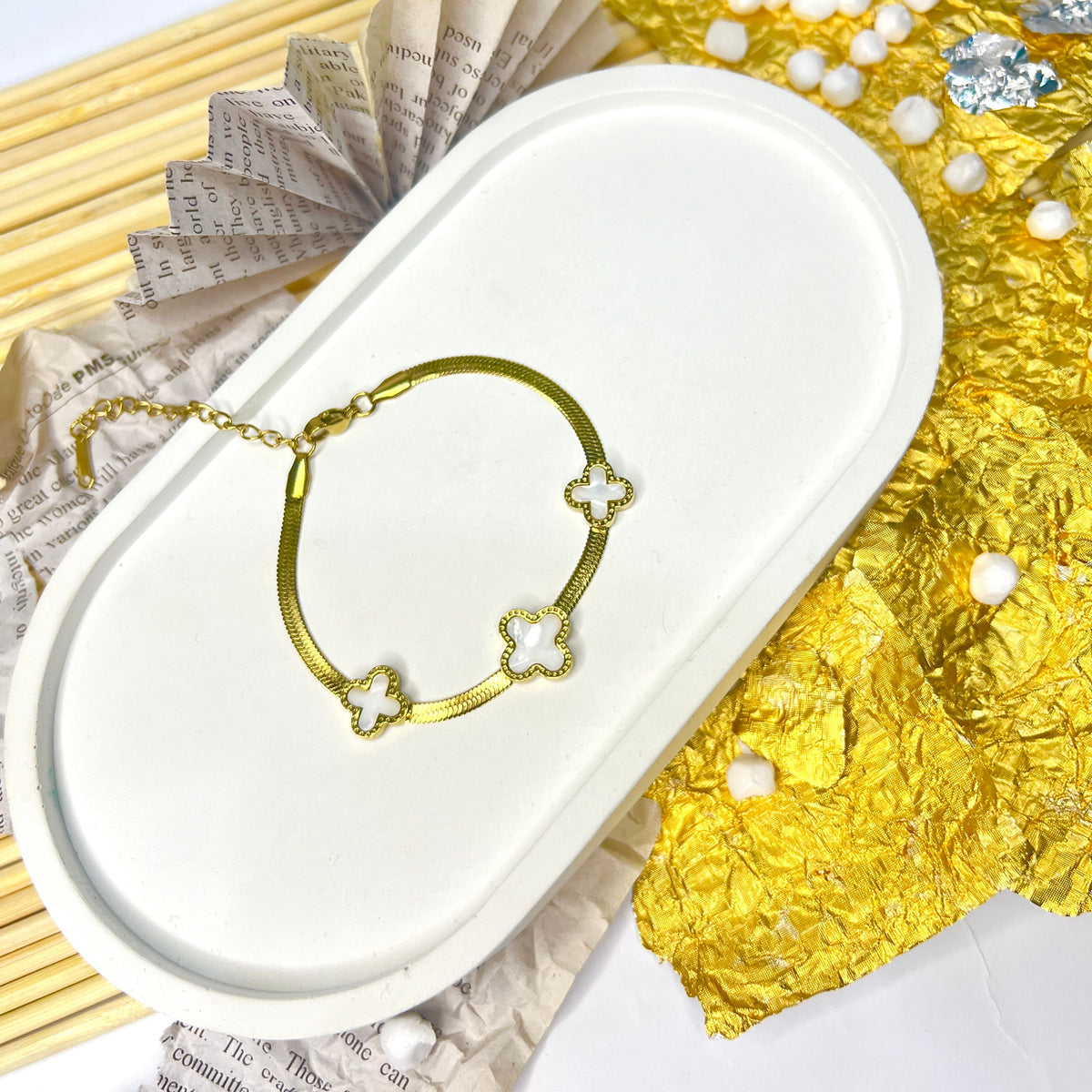 White Luminous Clover Aureate Whisper