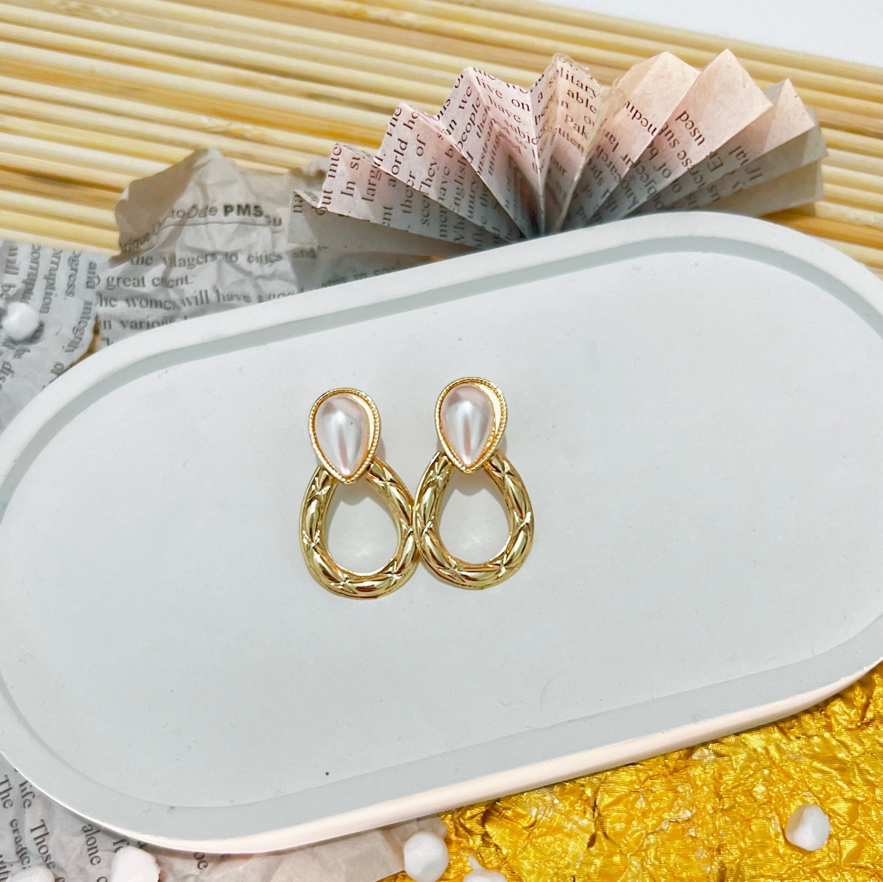 Pearl Oval Dangle Earrings