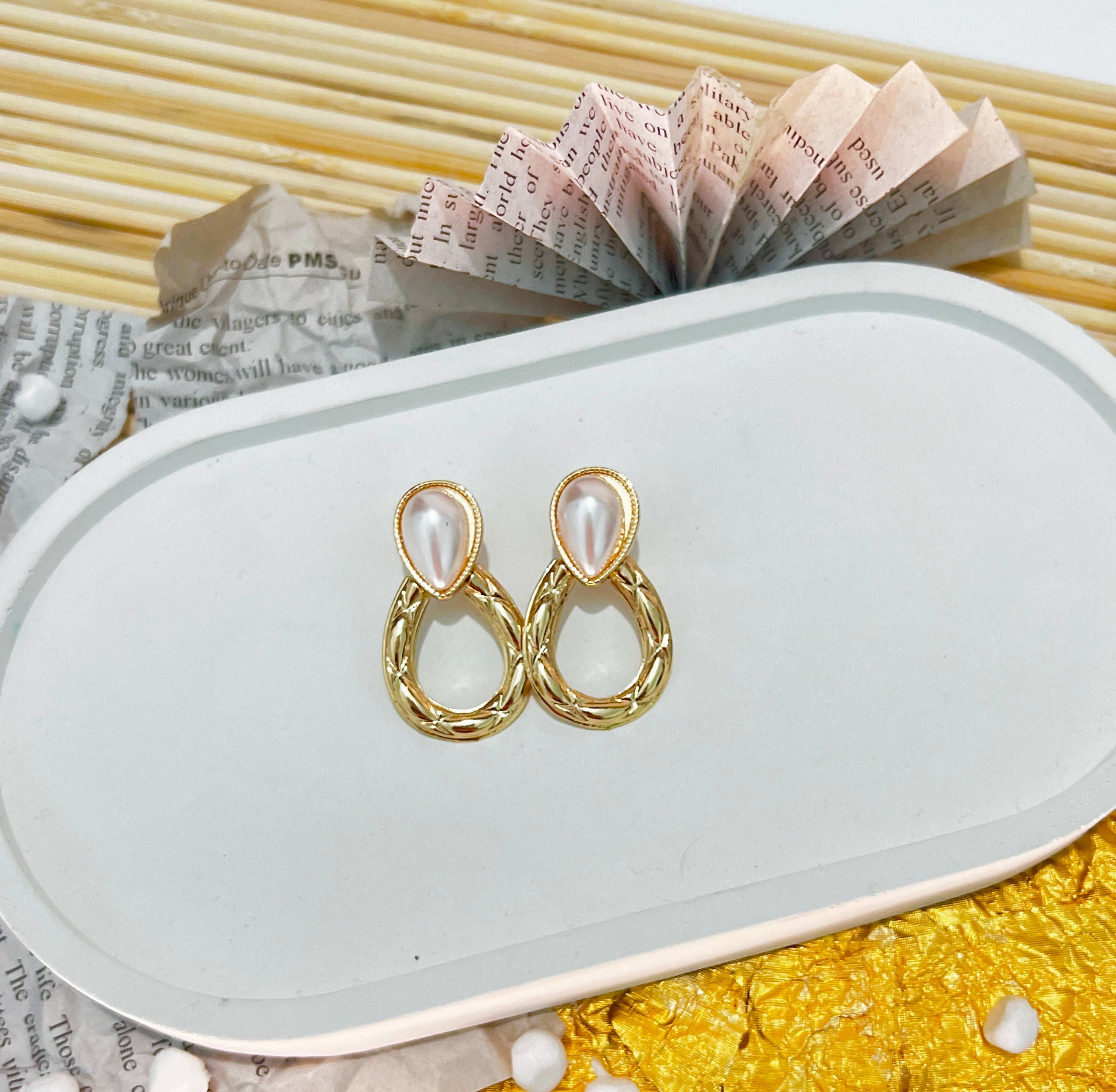 Pearl Oval Dangle Earrings
