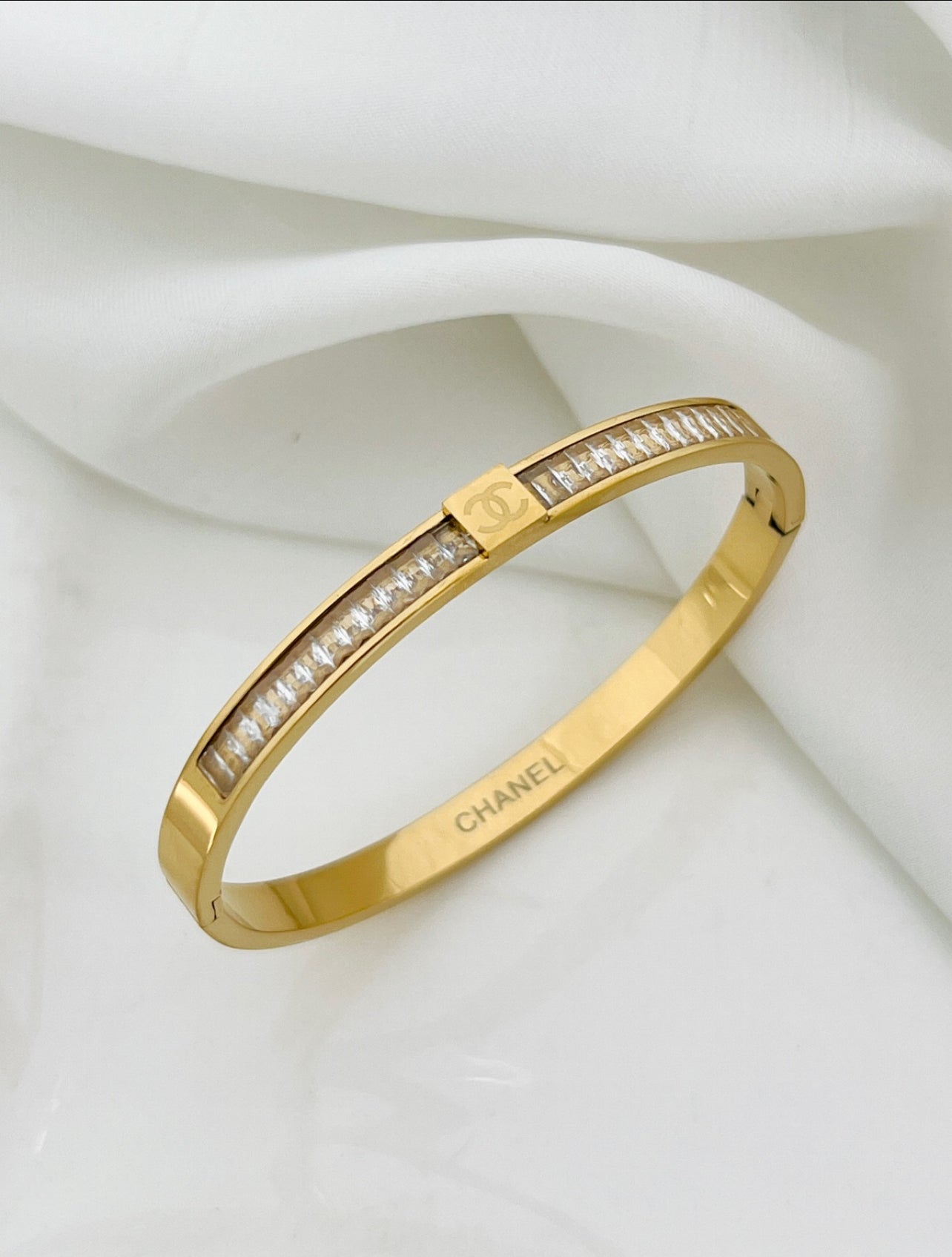 Chanel Premium Hand cuff