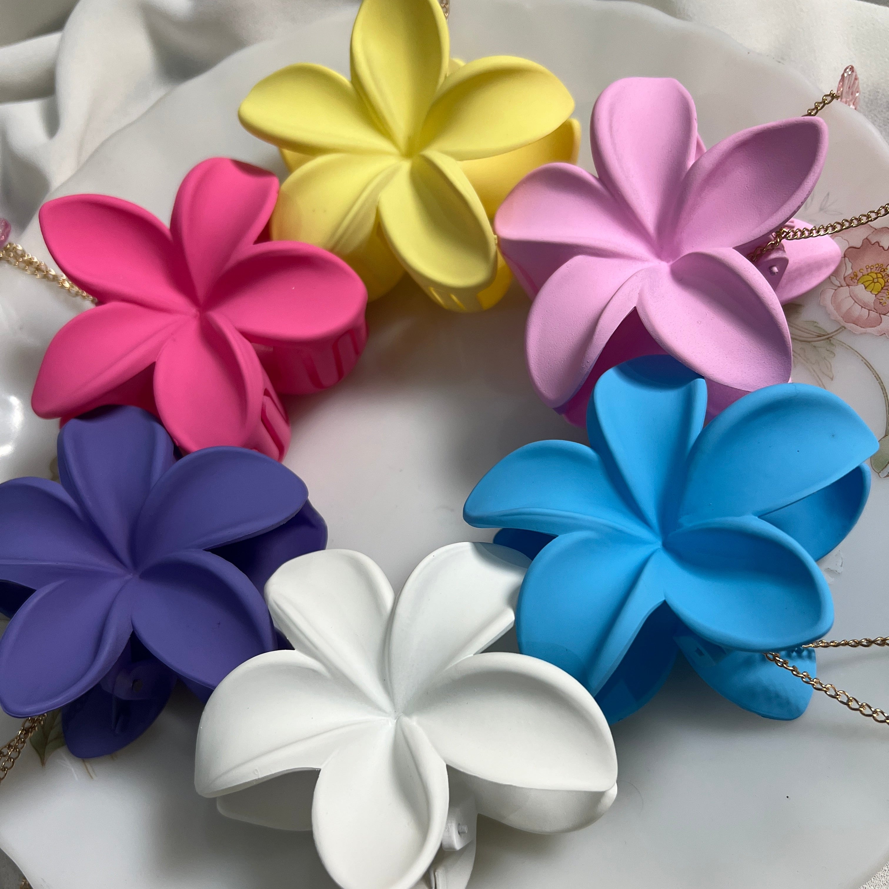 Solid Butterfly Hook Claw