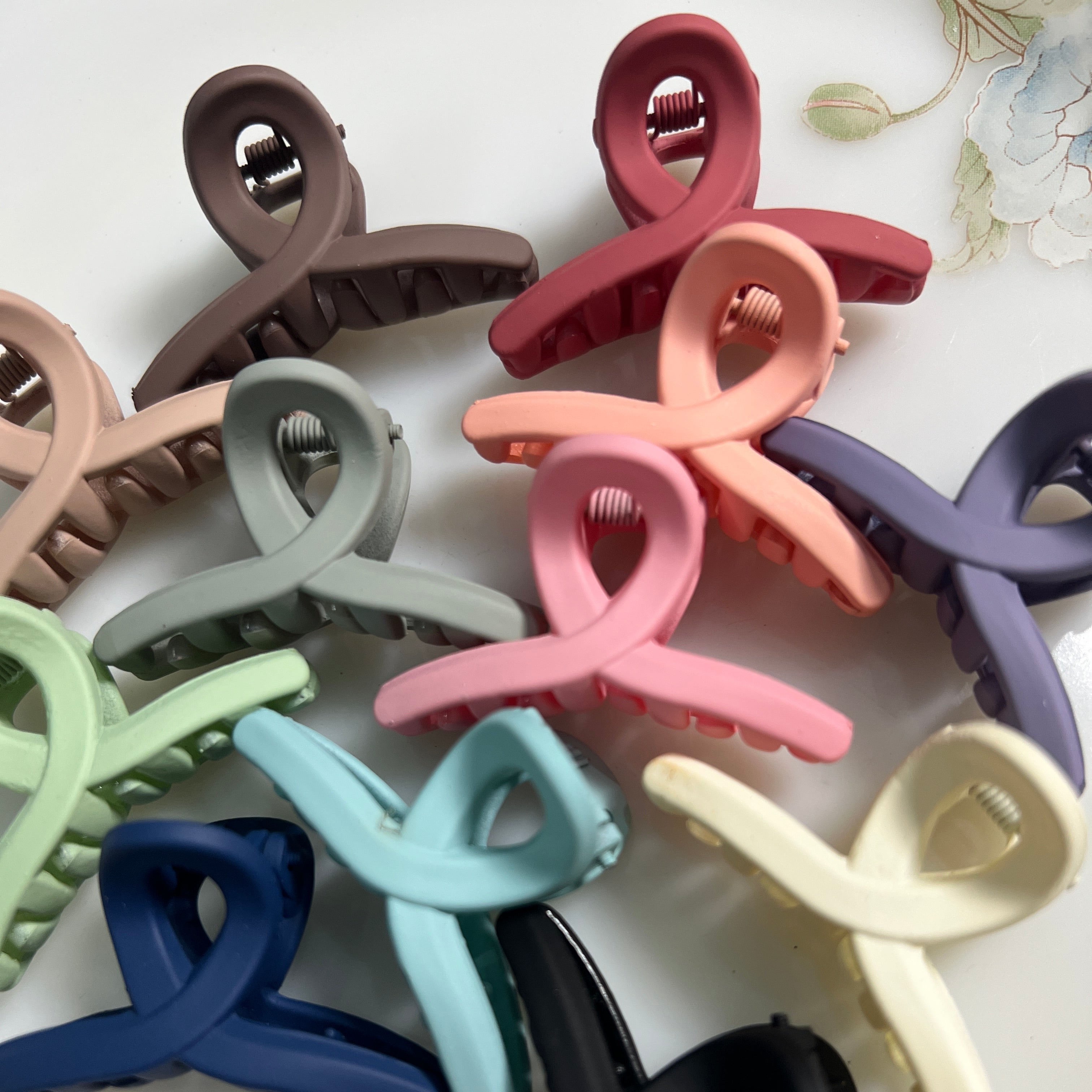 Mini Twisted Claw Clip