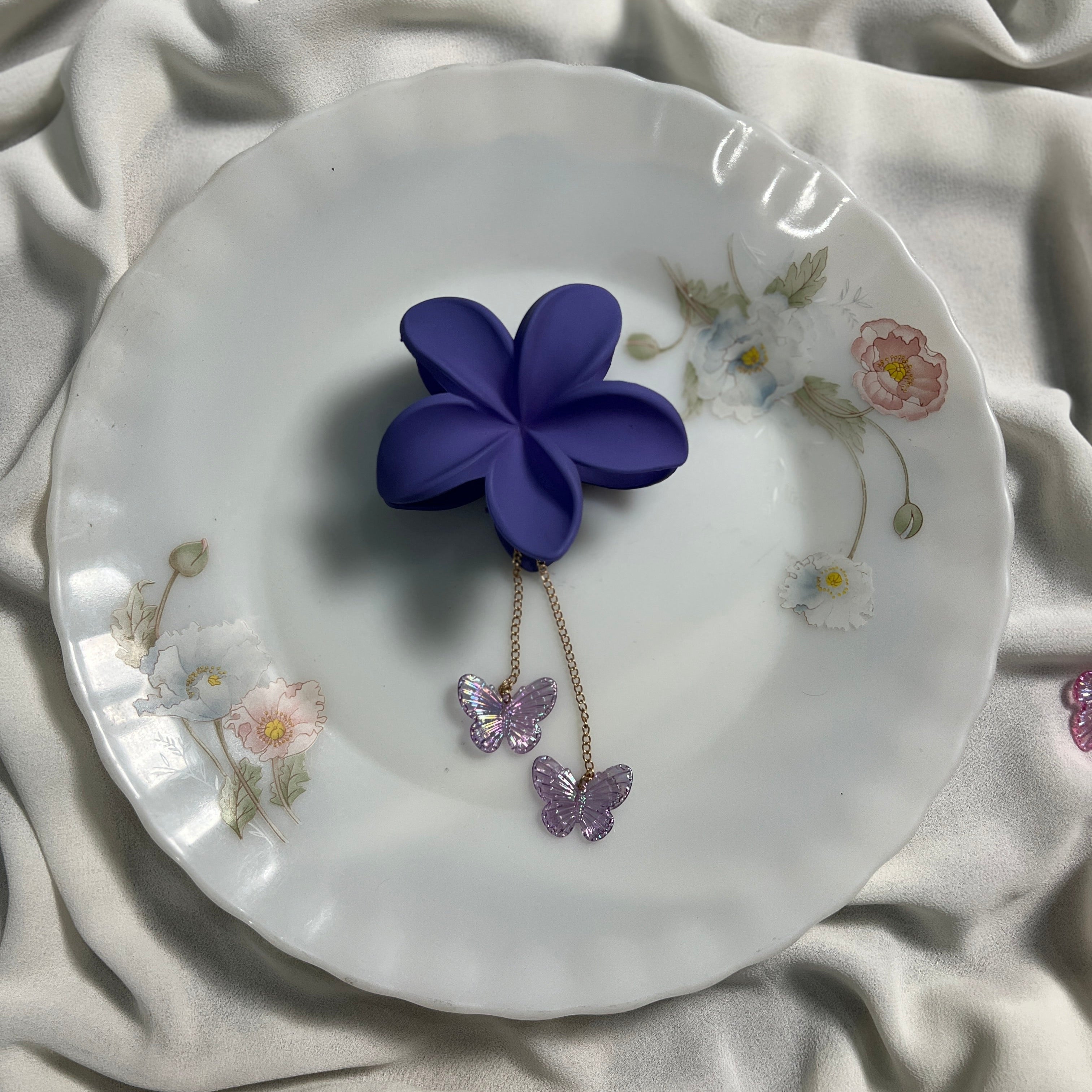 Solid Butterfly Hook Claw