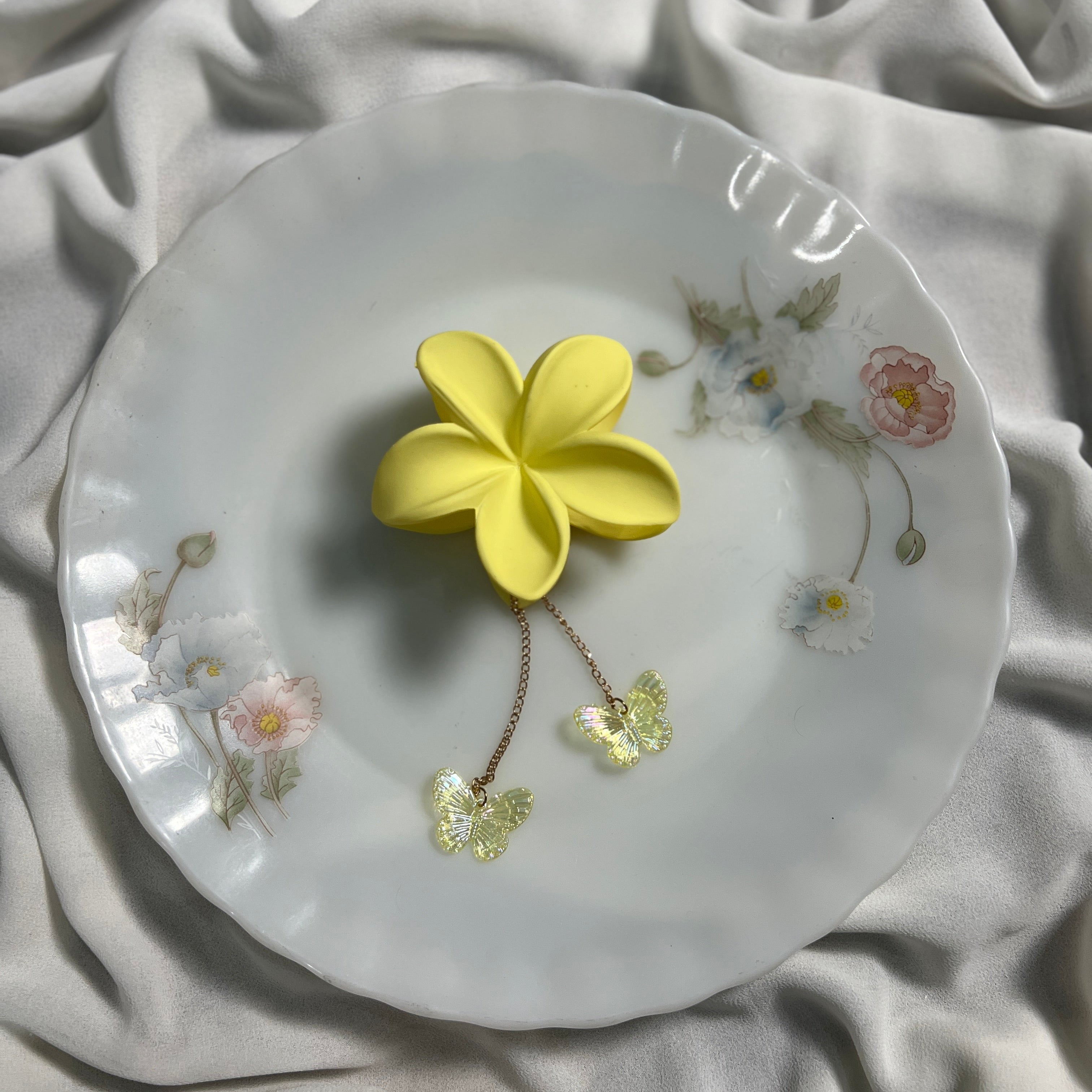 Solid Butterfly Hook Claw